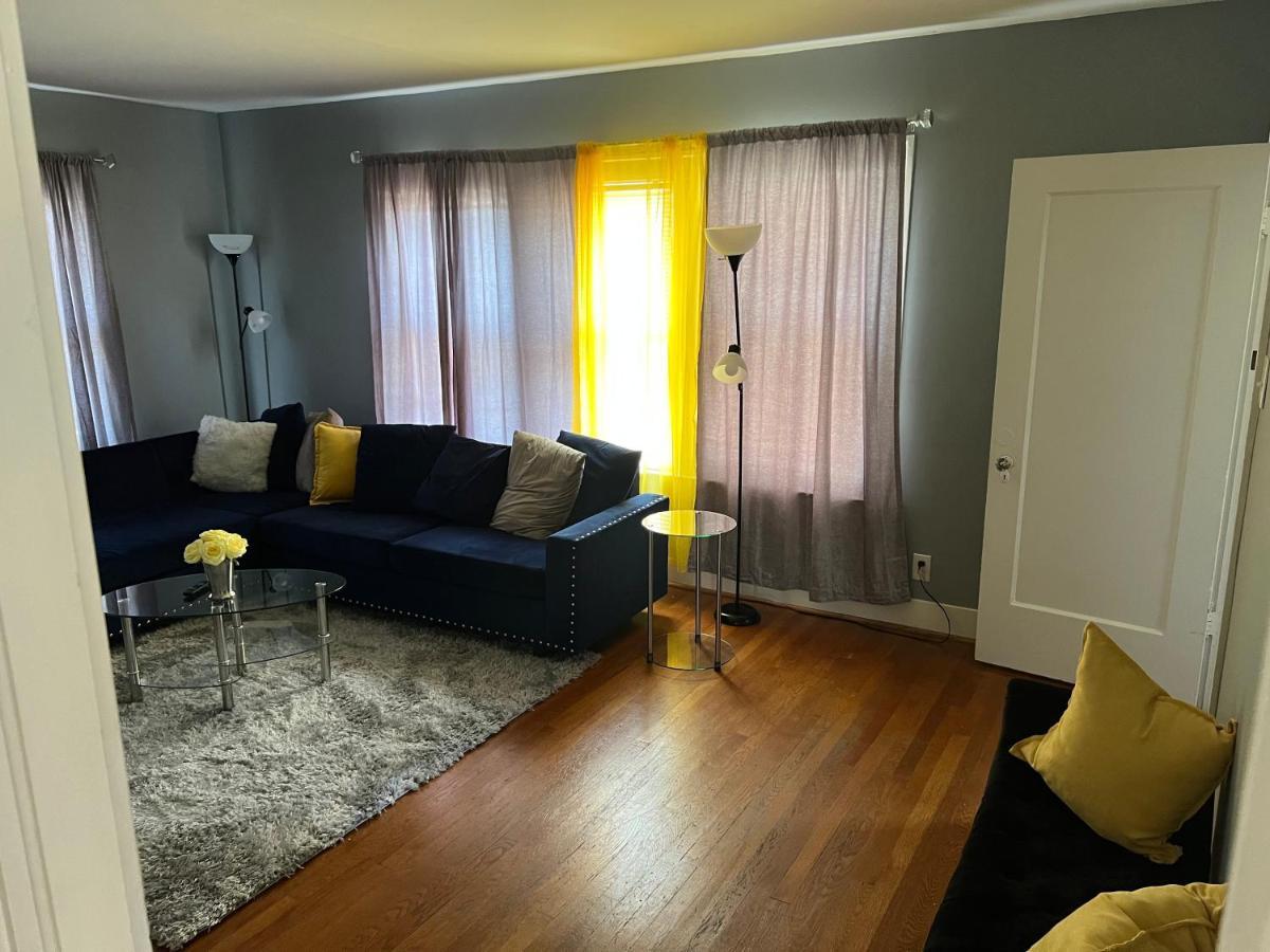 2Nd Level Duplex, Downtown Houston Near Toyota Center, Smoking Allowed On Balcony! Appartamento Esterno foto
